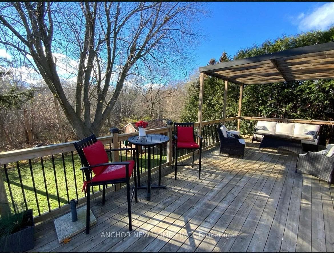 262 Lupin Drive photo 6