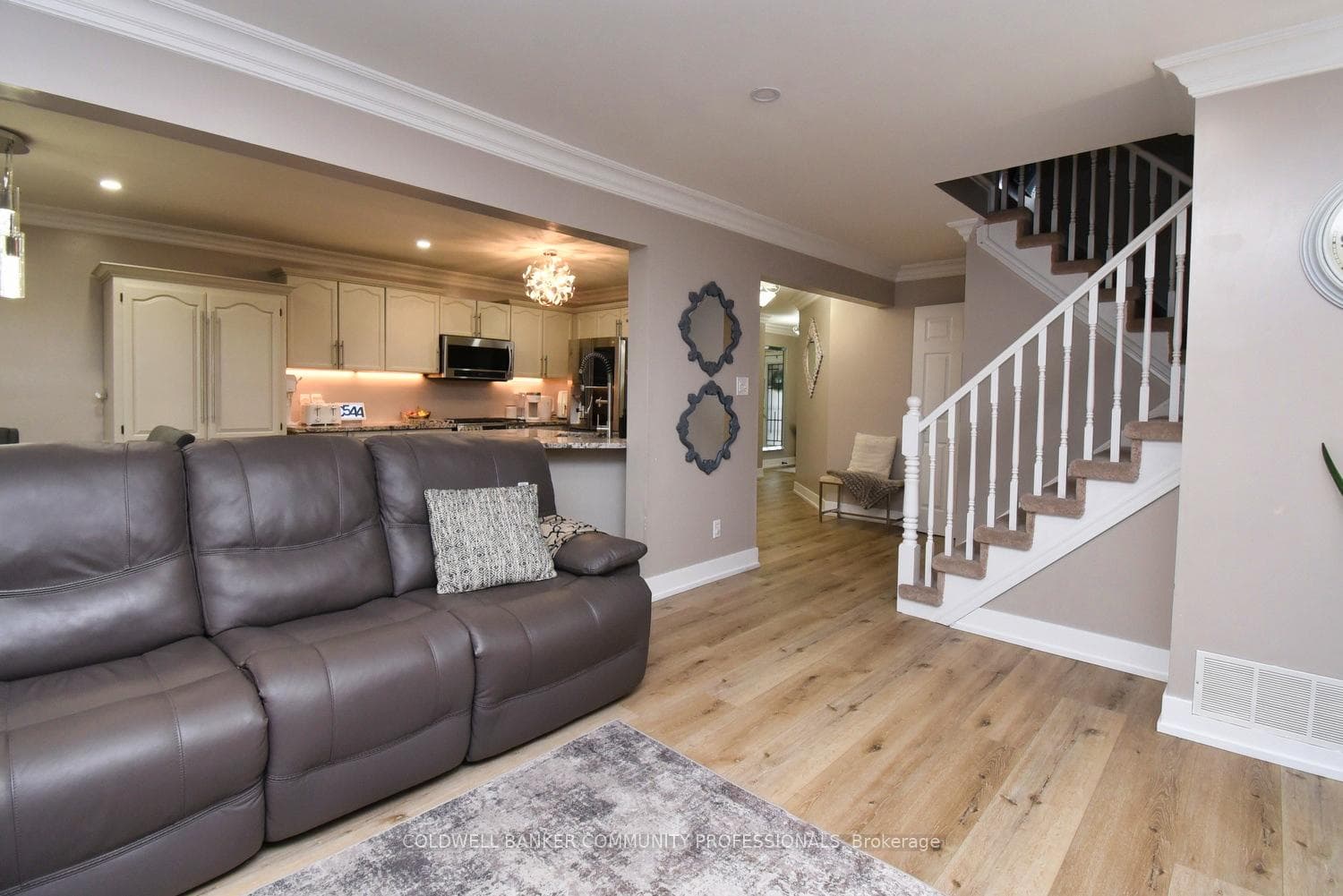 159 Thames Way photo 13