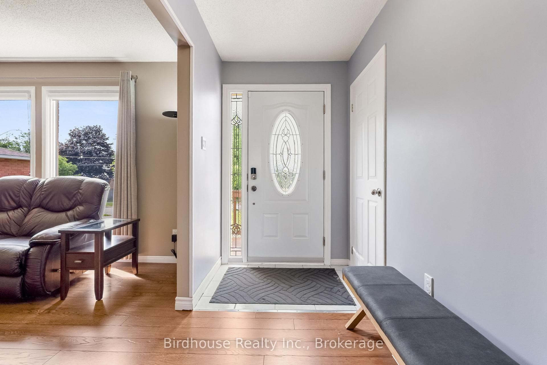 46 Corneil Street photo 5