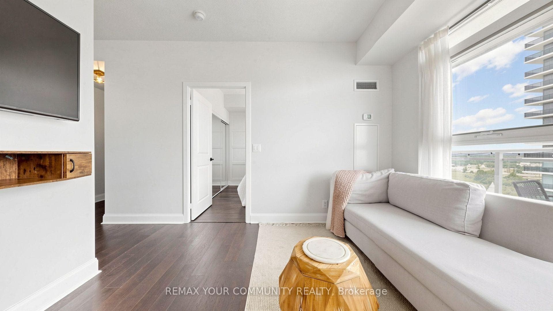 33 Shore Breeze Drive Unit 1408 photo 3