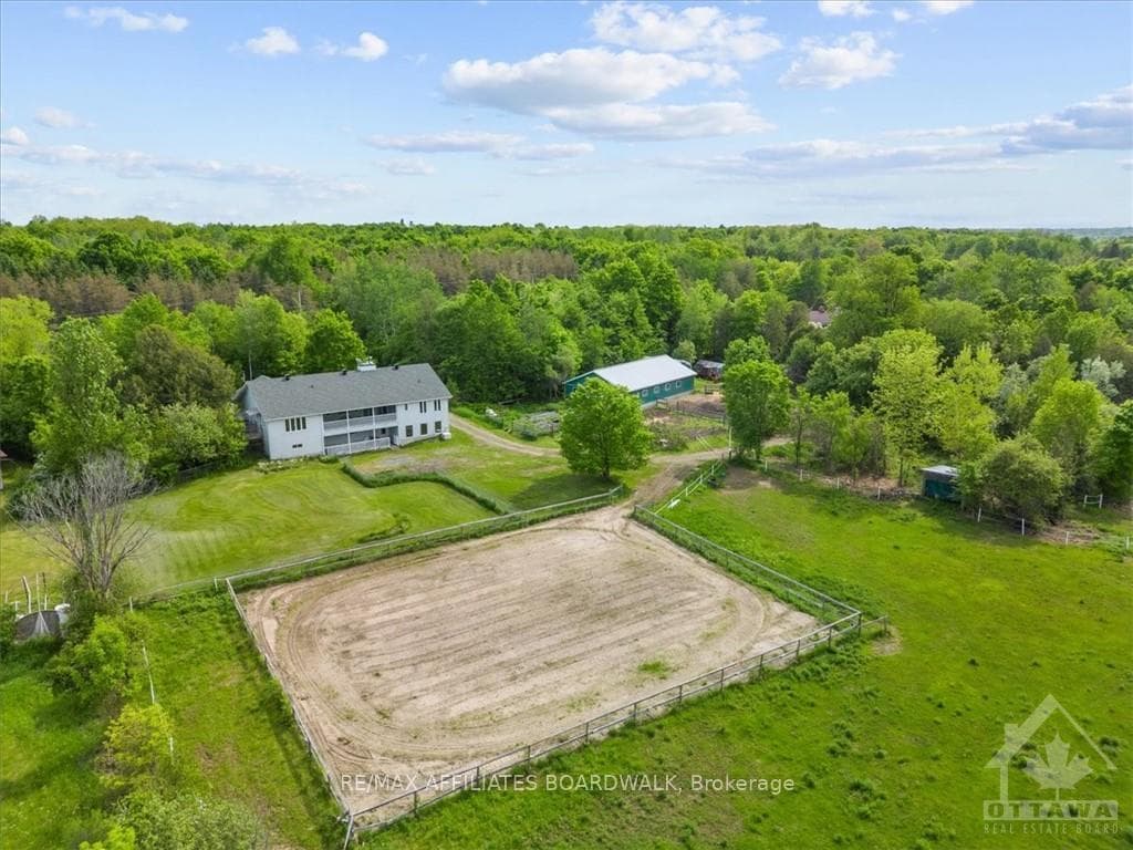 8027 PARKWAY Road photo 3
