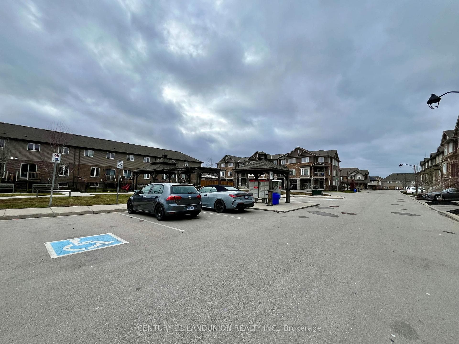 56 Bloom Crescent photo 26