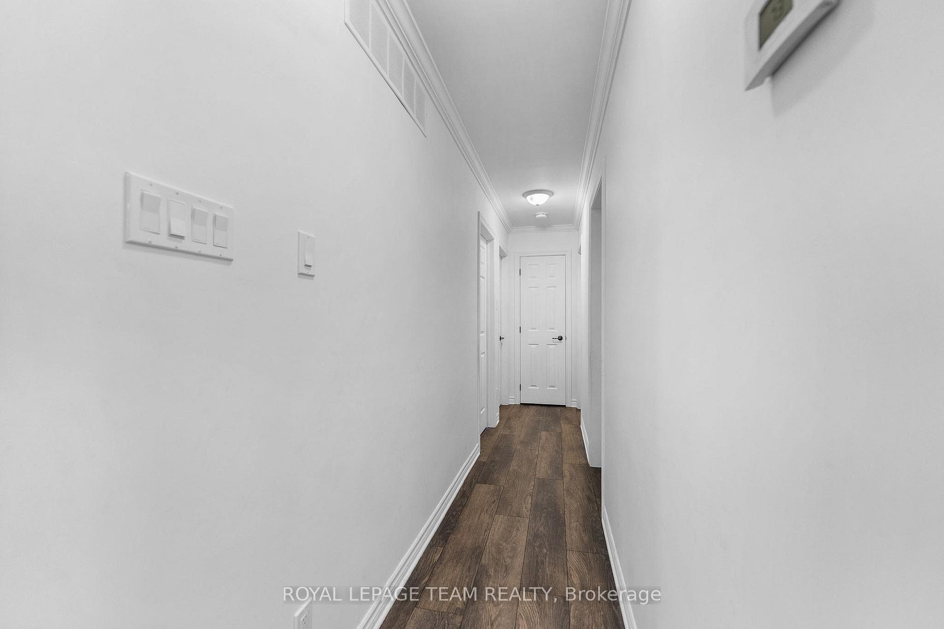 Hallway to bedrooms.