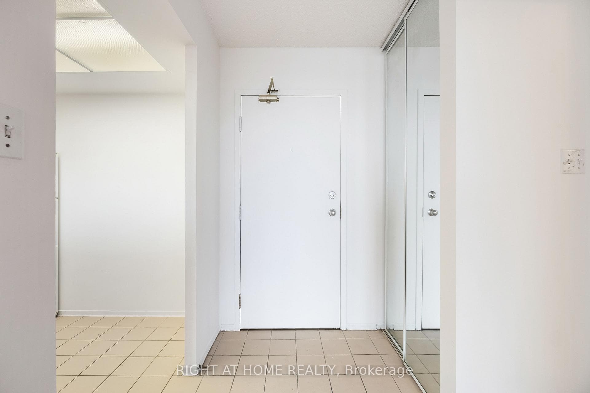 1470 Midland Avenue Unit 203 photo 1
