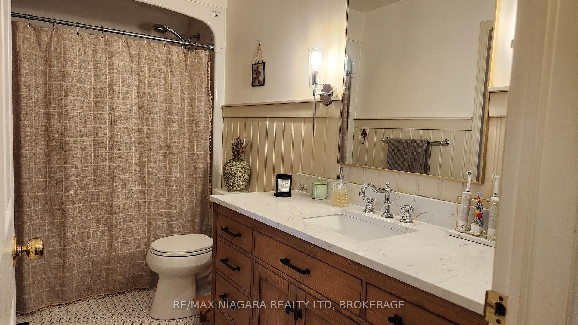 3595 Hill Street photo 14