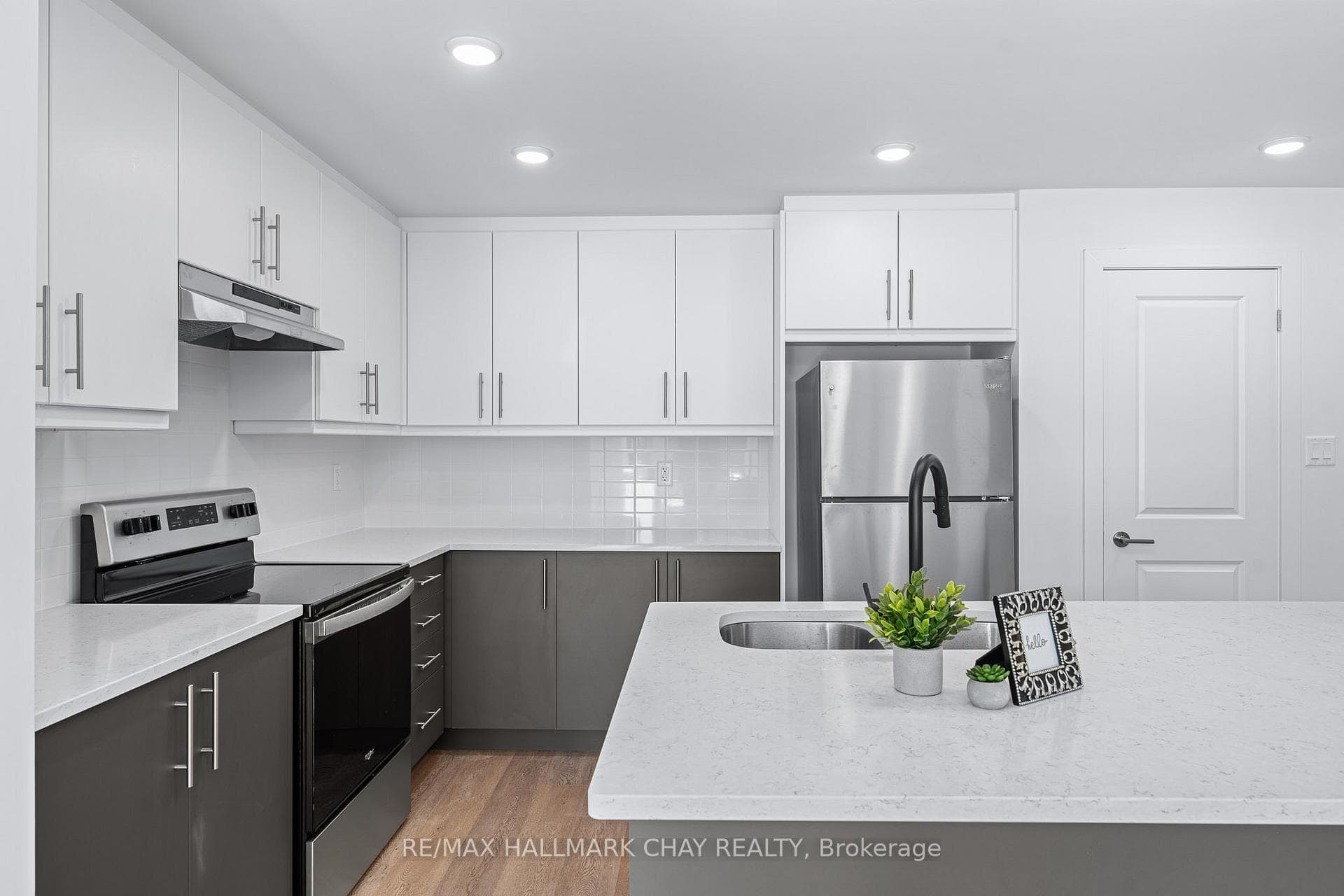 6 Sayers Lane Unit 16 photo 7