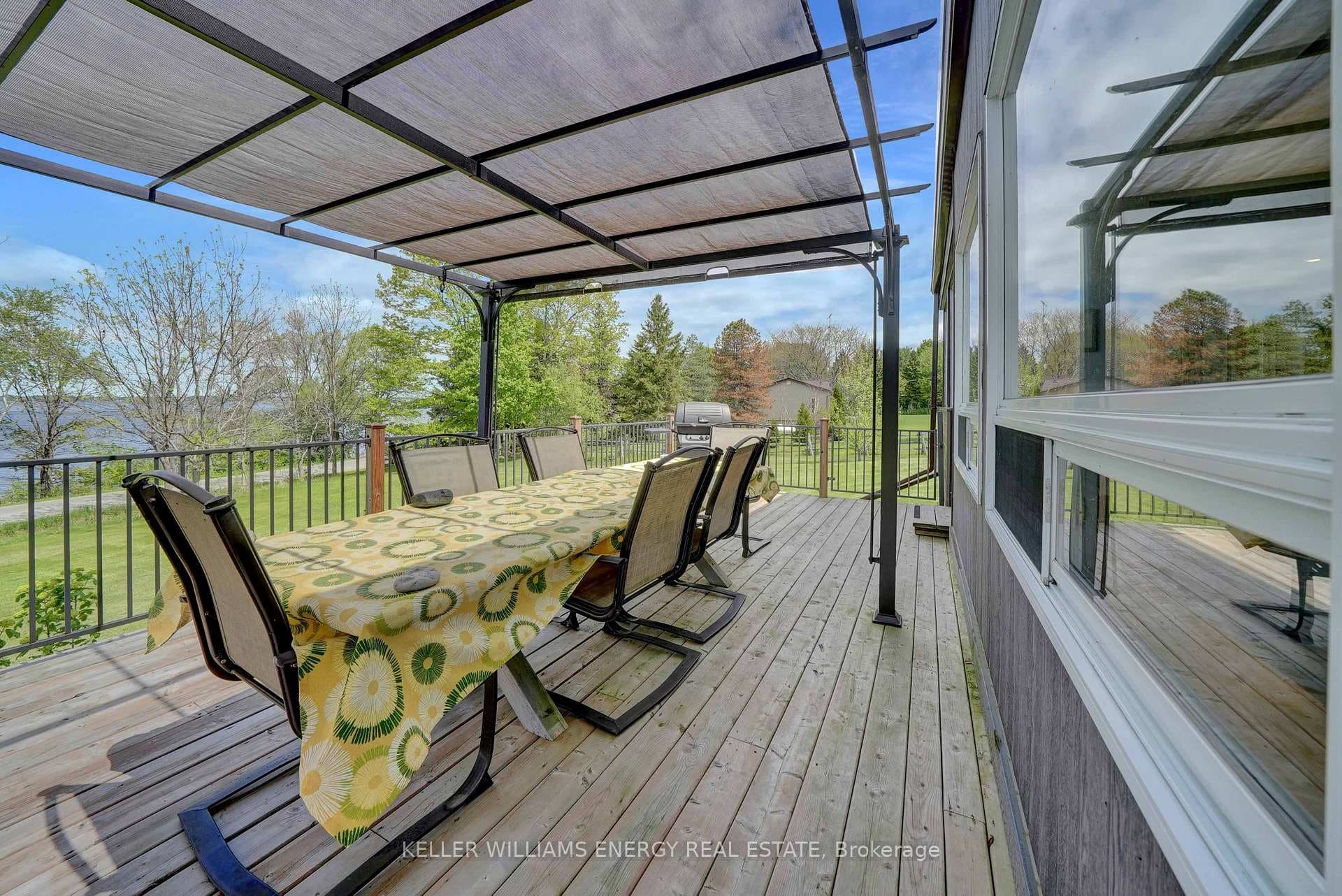 Huge wraparound deck