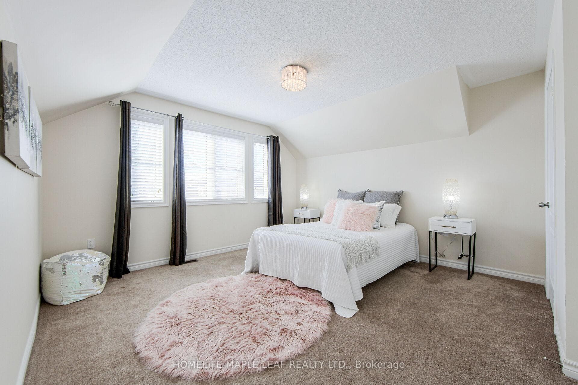 321 Wallace Street photo 40