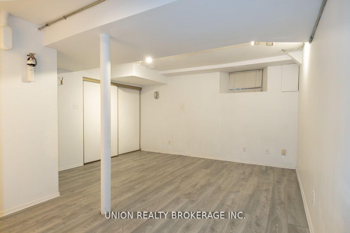 33 Balsam Avenue Unit B1 photo 3