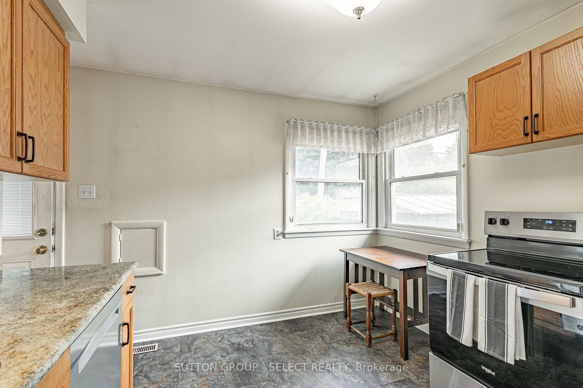 256 Tweedsmuir Avenue photo 6