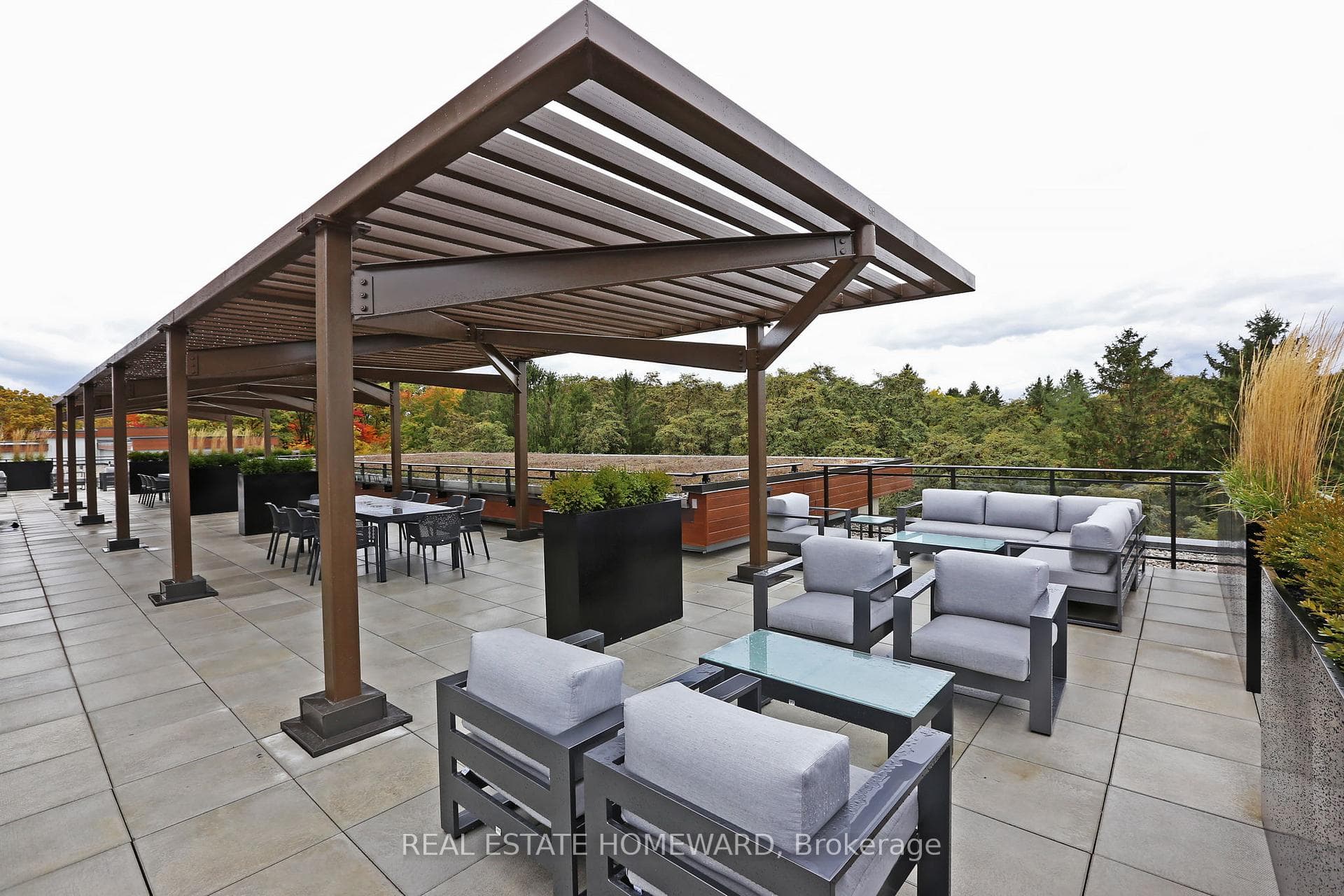 1575 Lakeshore Road Unit 108 photo 8