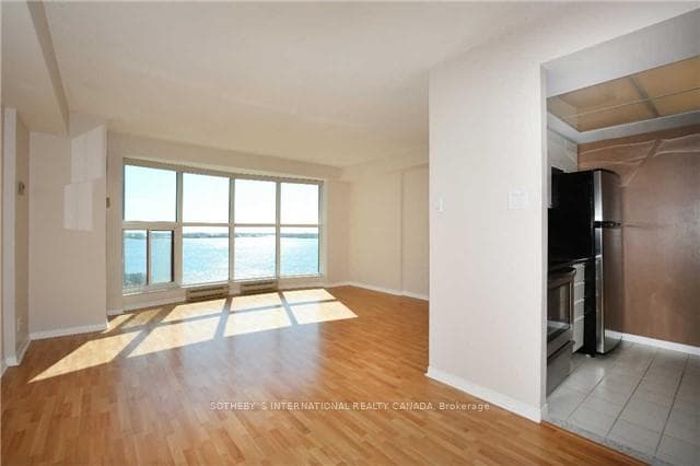 99 Harbour Square Unit 1703 photo 5