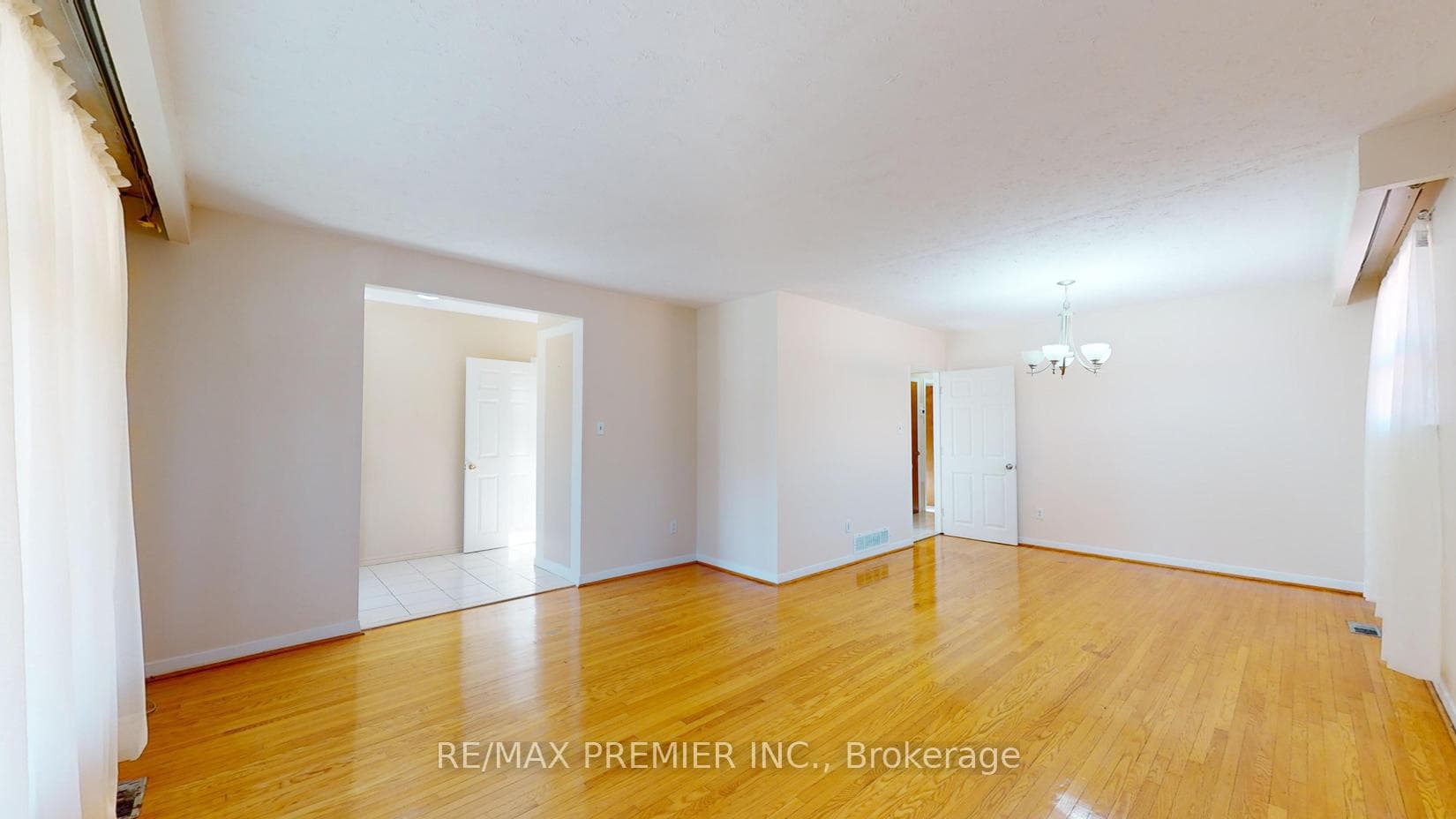 15 Roseglen Crescent photo 5