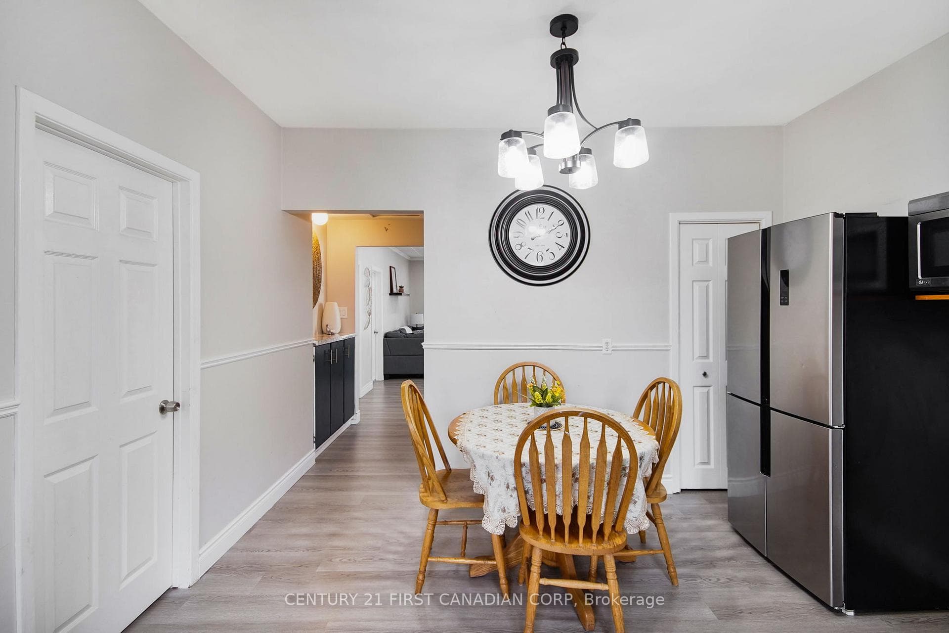 58 Mackay Avenue photo 8