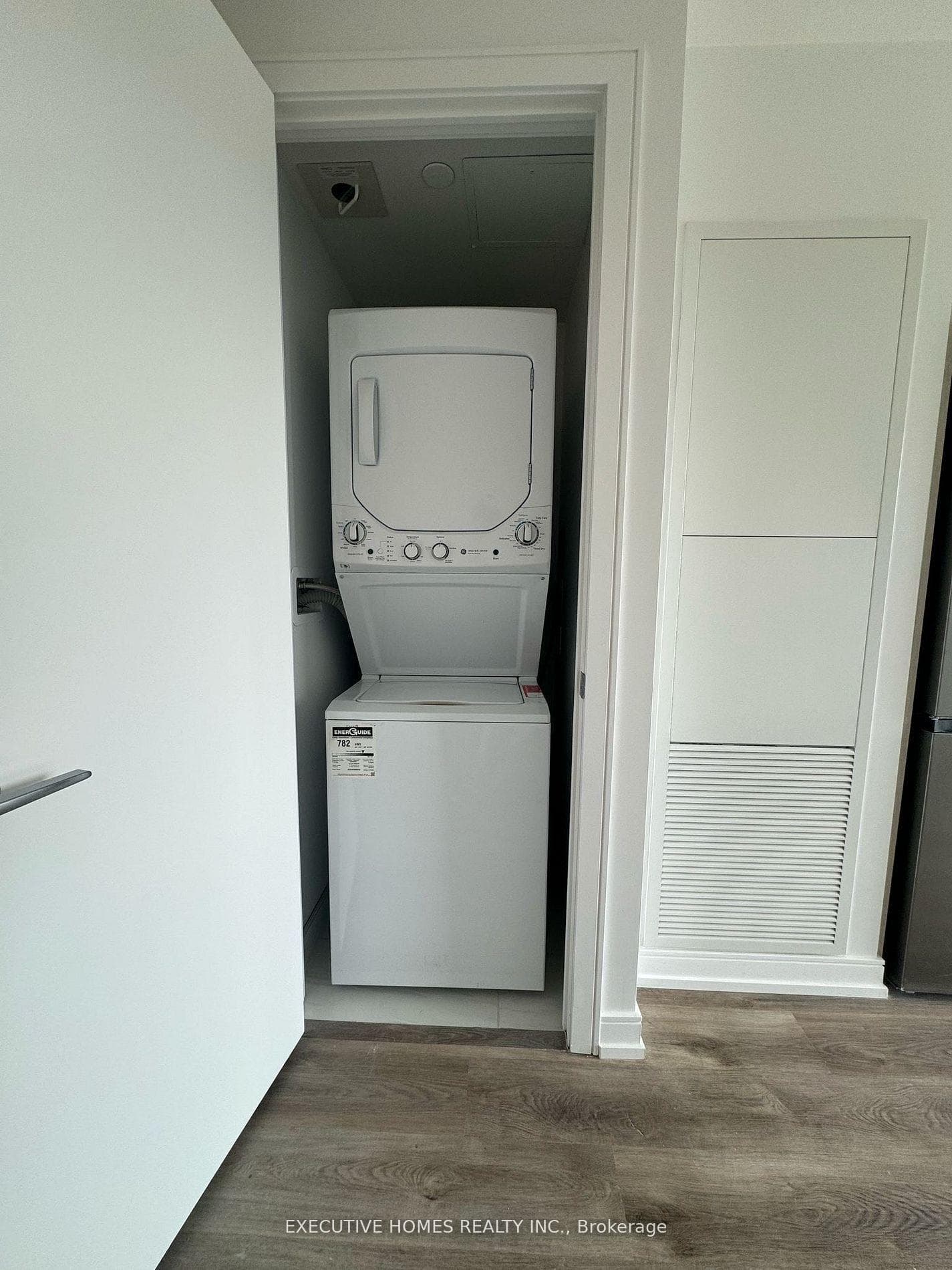 1 Jarvis Street Unit 1502 photo 9