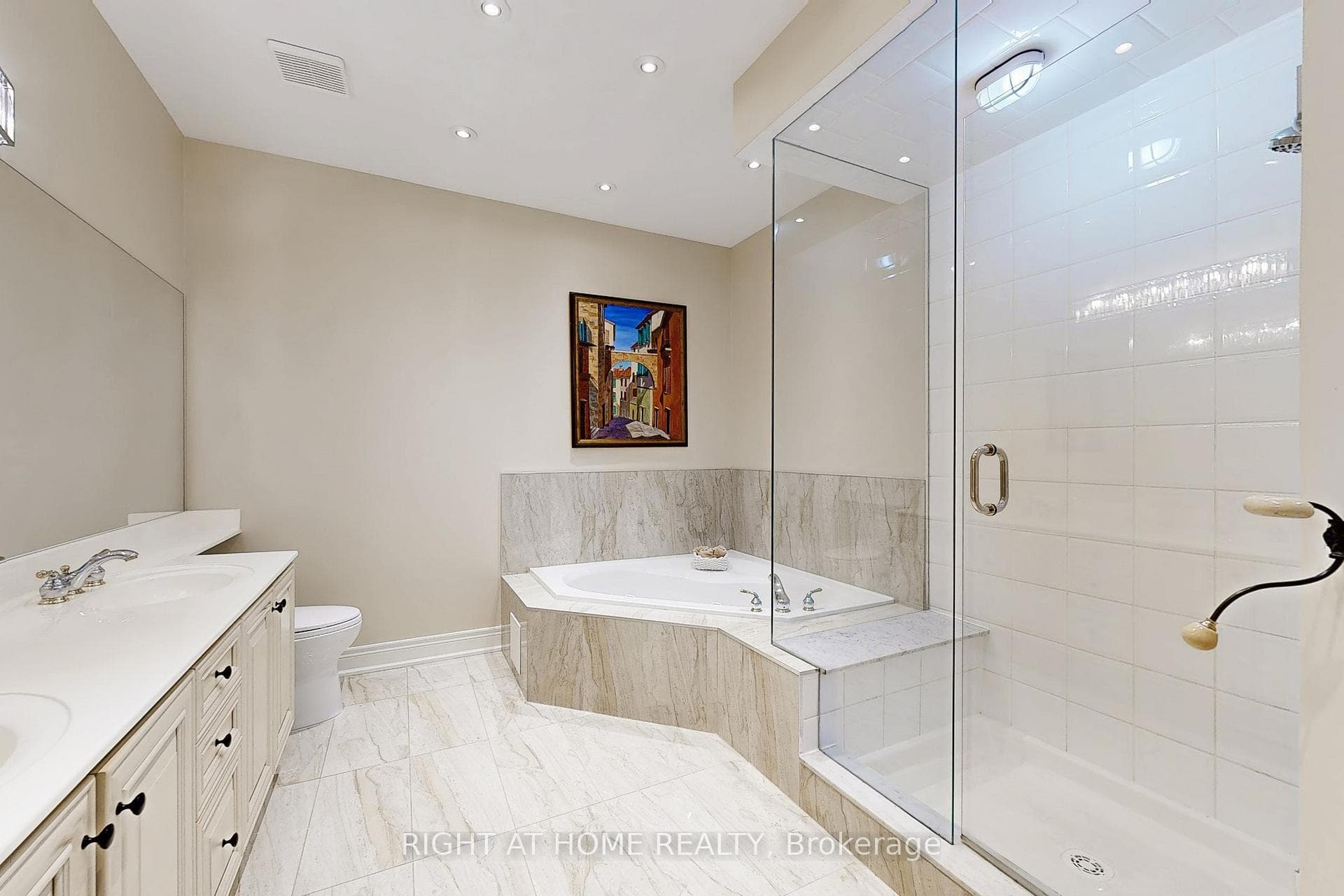 9 Arlington Way photo 17