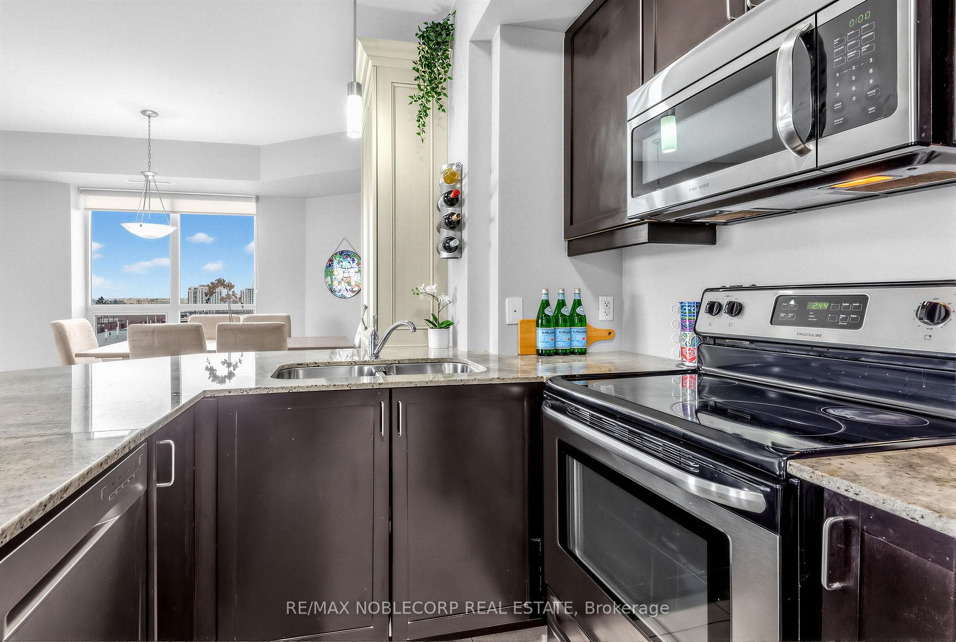 7730 Kipling Avenue Unit 610 photo 4