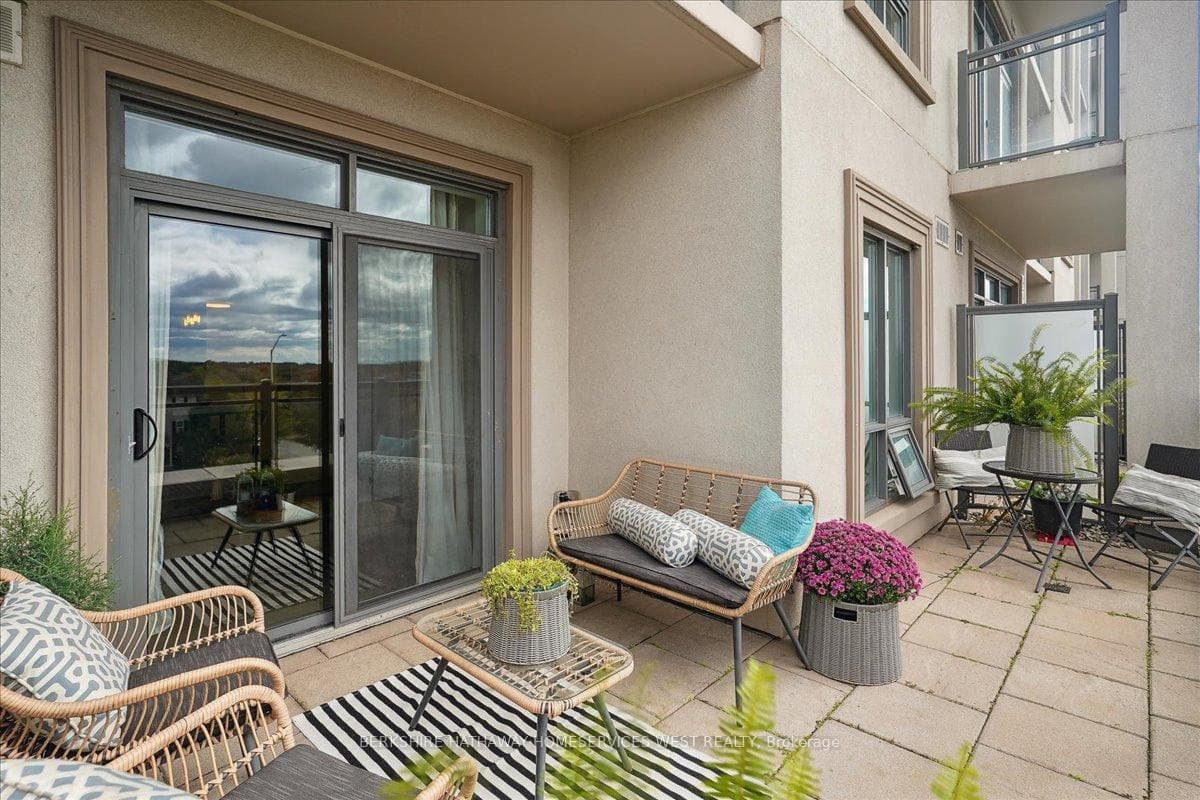 2490 Old Bronte Road Unit 313 photo 24