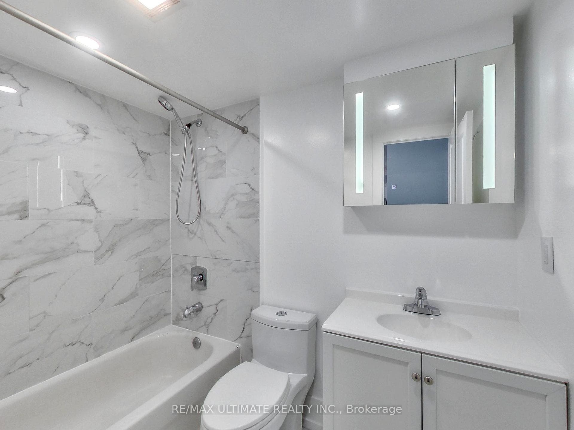 541 Blackthorn Avenue Unit 110 photo 18