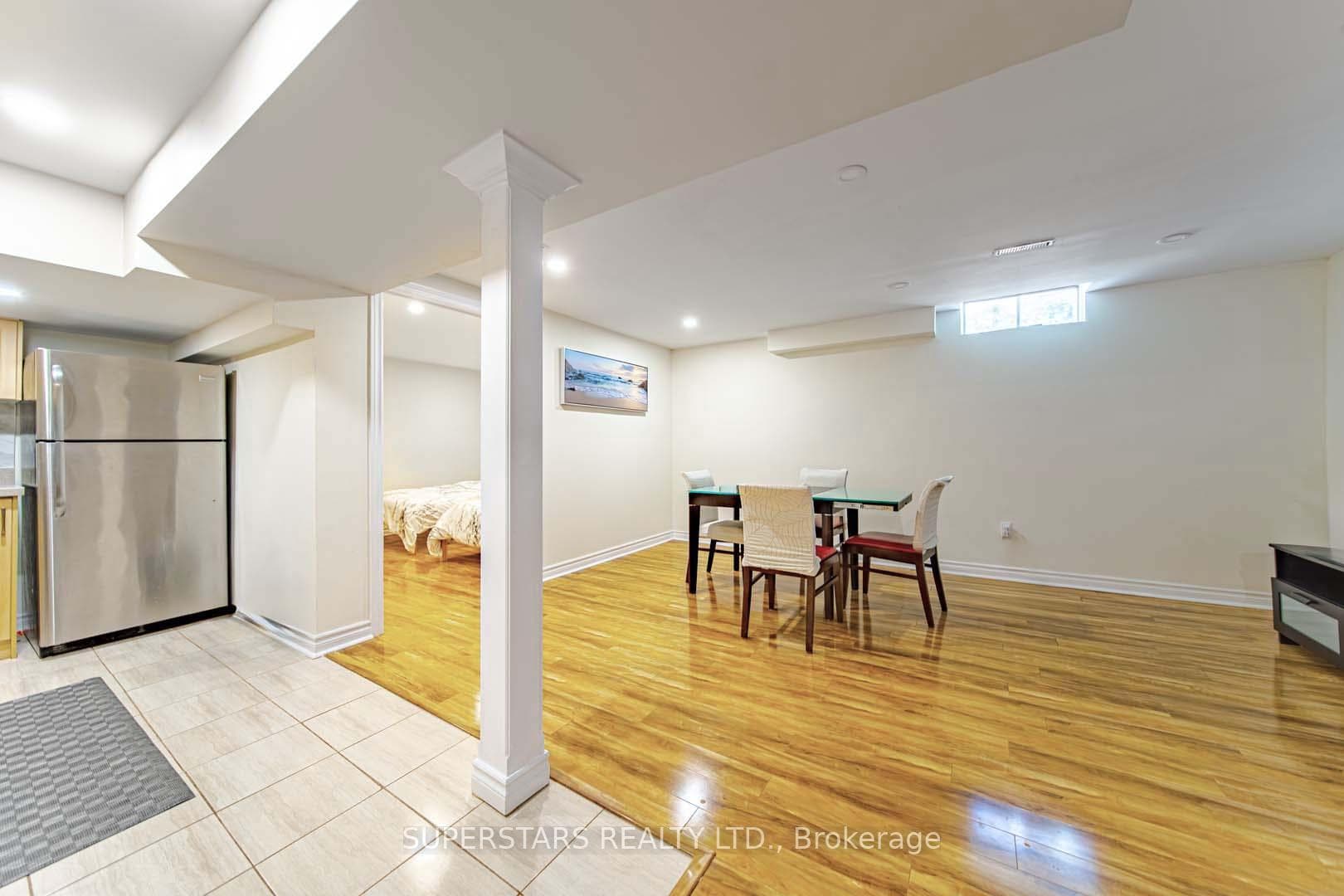 128 Kingston Road photo 31