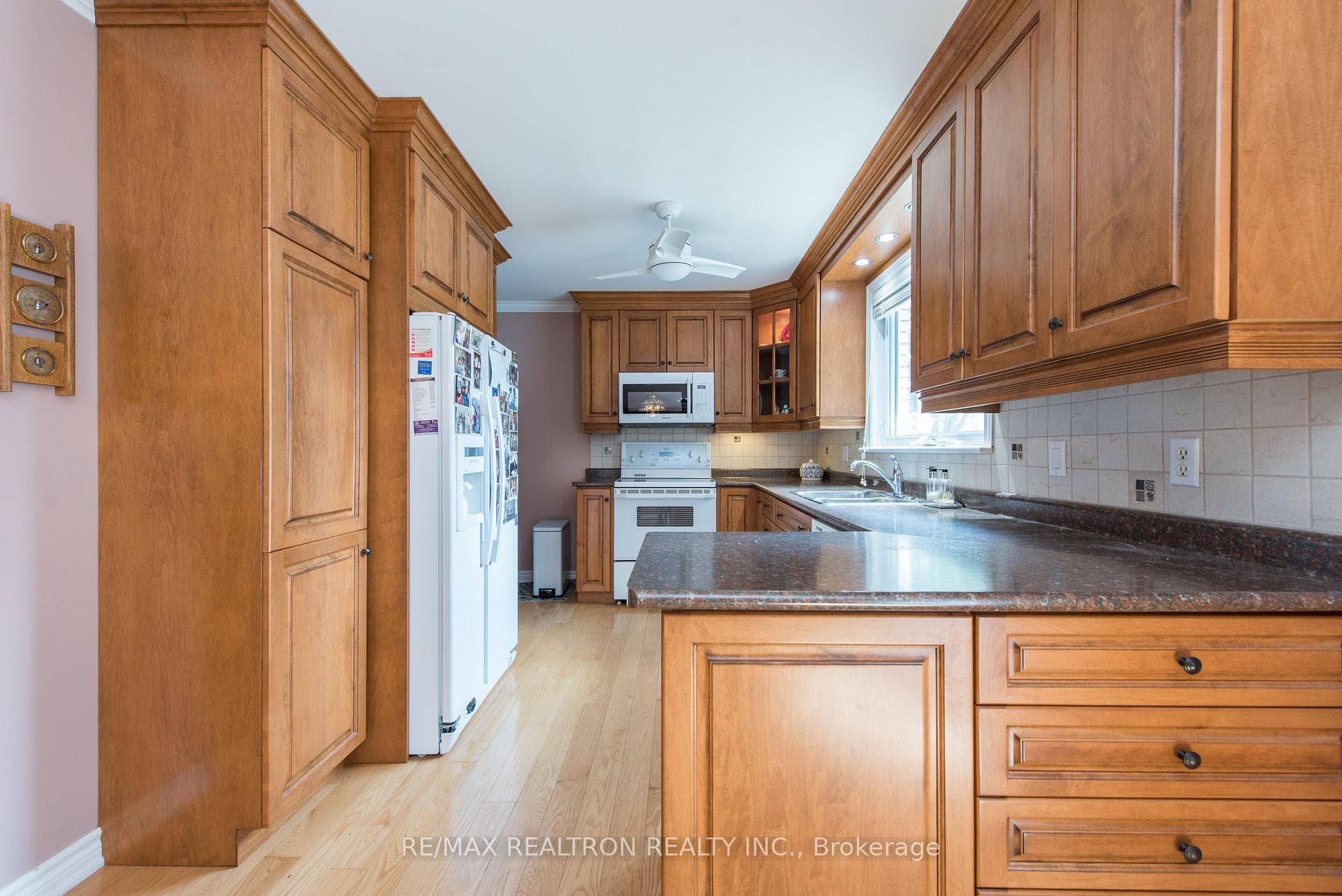 41 Downey Avenue photo 9