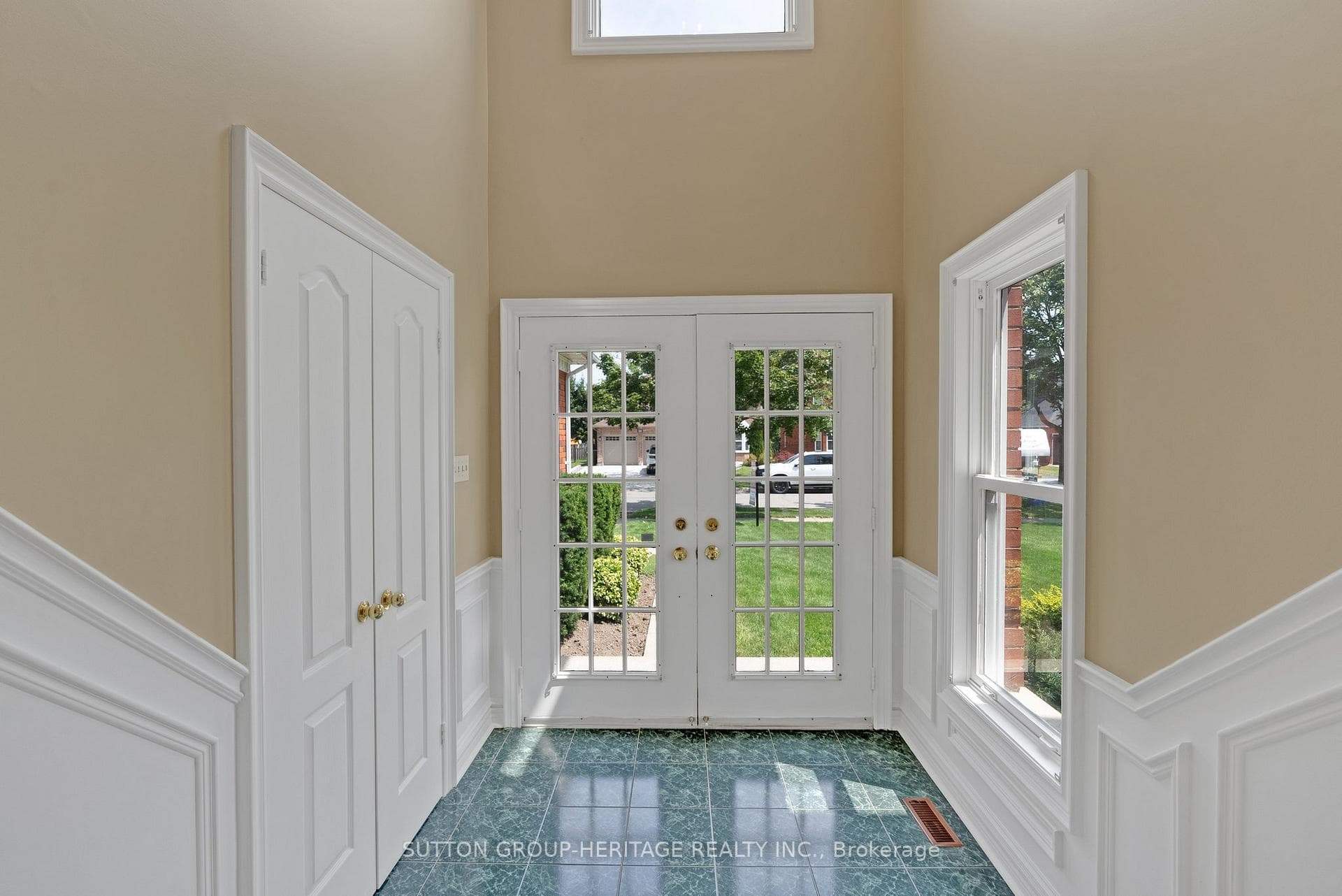 81 Kennett Drive photo 2