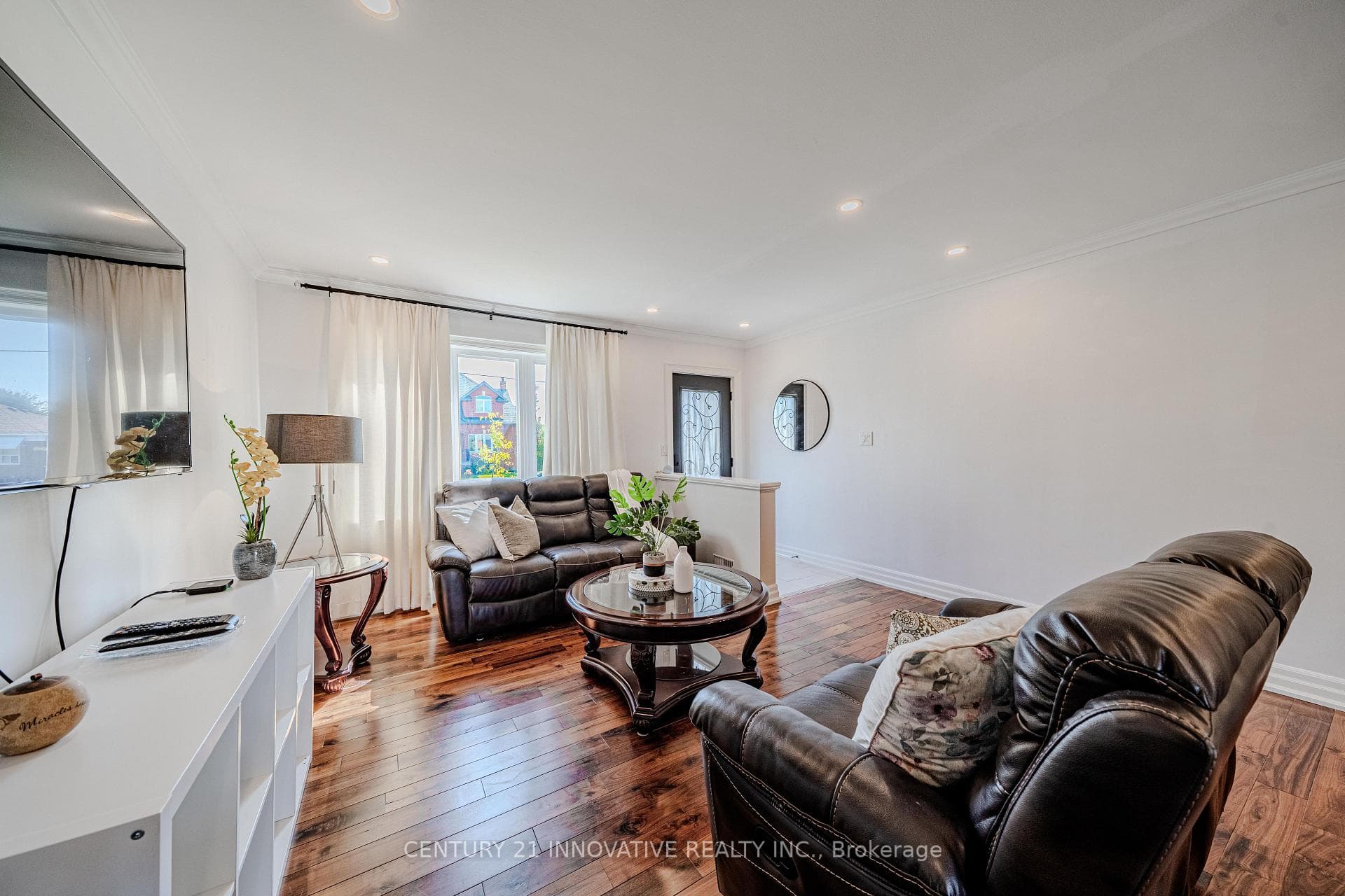 60 Dorking Crescent photo 8