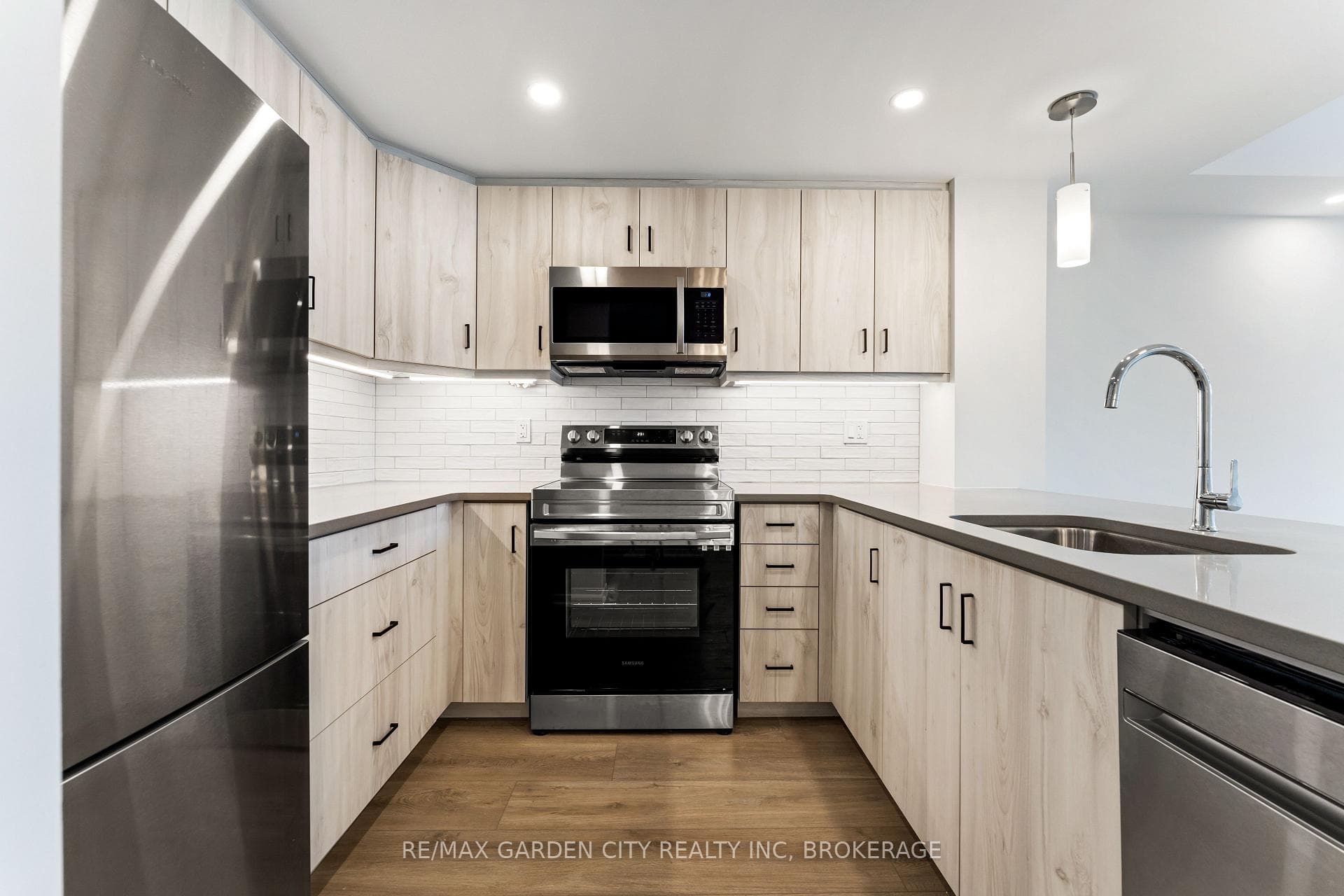 3998 Victoria Avenue Unit 110 photo 7