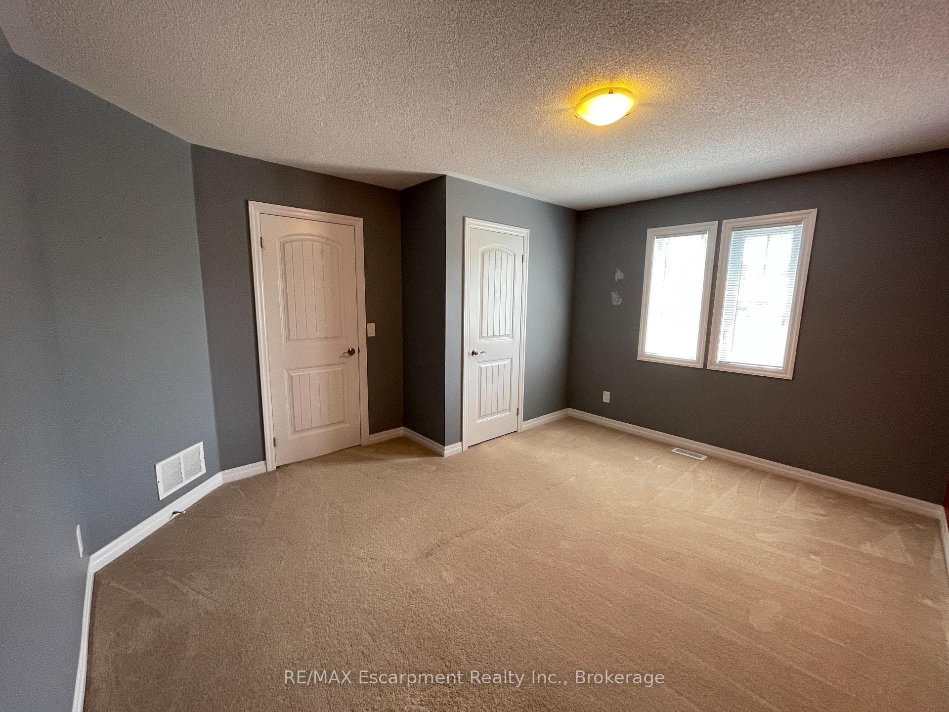 113 DONOVAN Heights photo 20