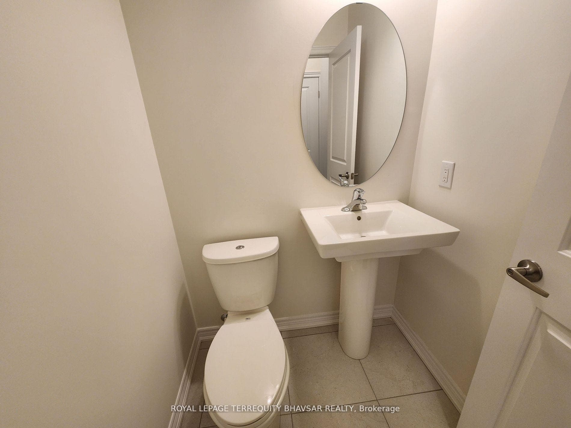 9 Roywood Street photo 18