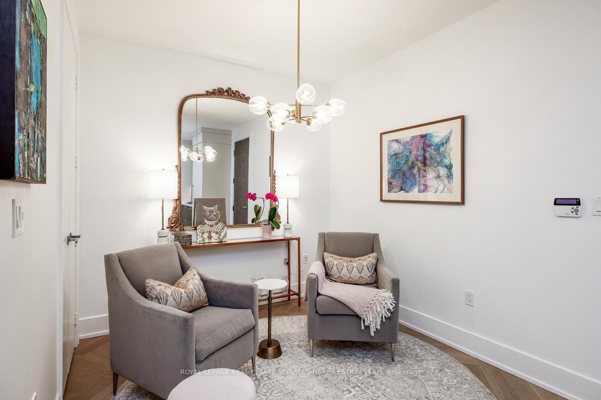 29 Queens Quay Unit 916 photo 10