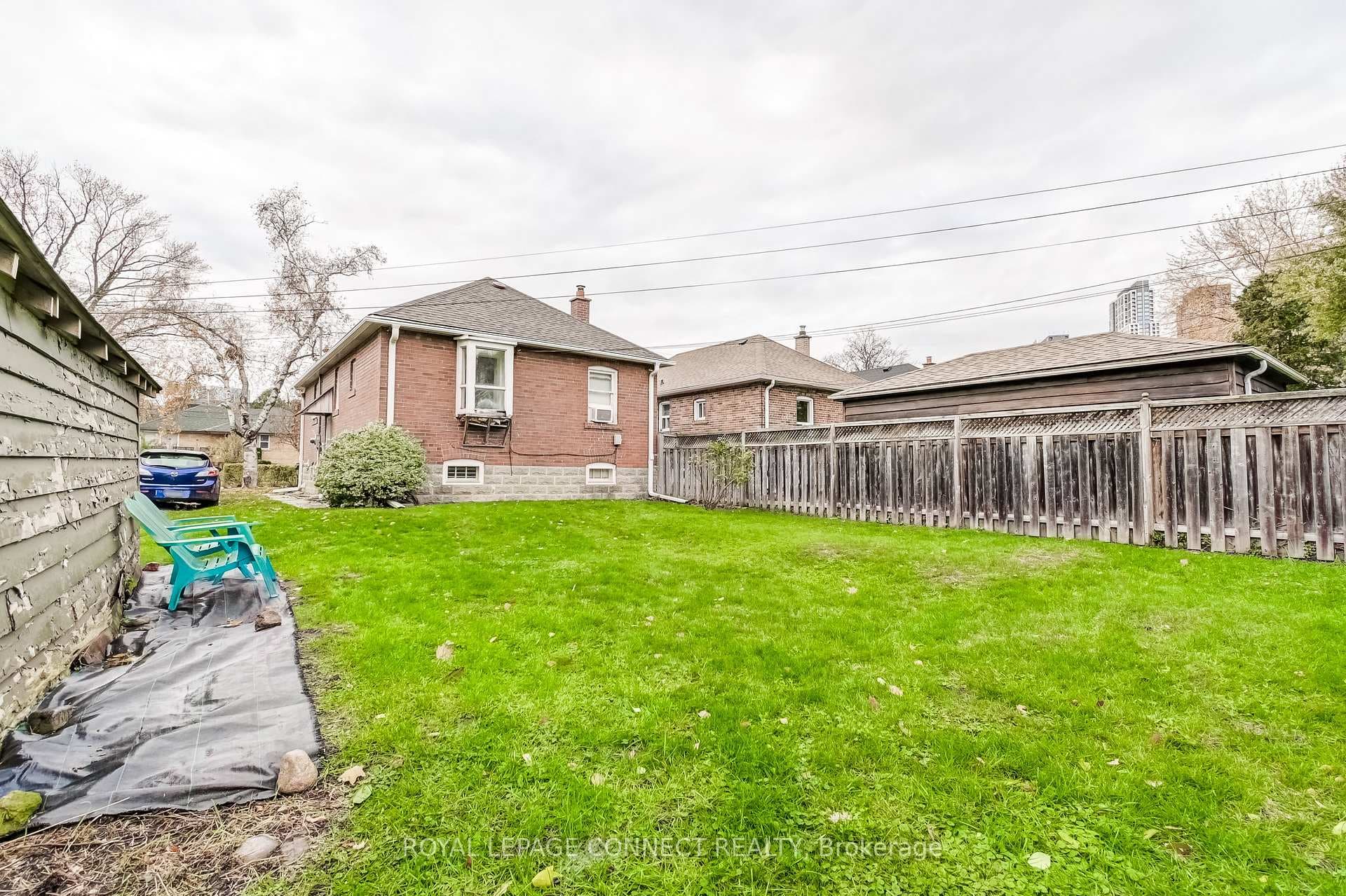 1171 Islington Avenue photo 25