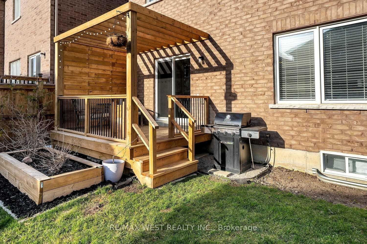 88 Scotia Road photo 35