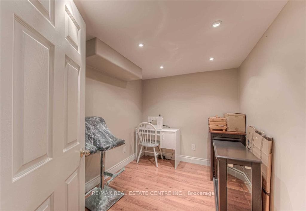 14 Amblecote Place photo 23