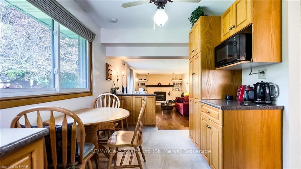 3 SPARLING Crescent photo 20