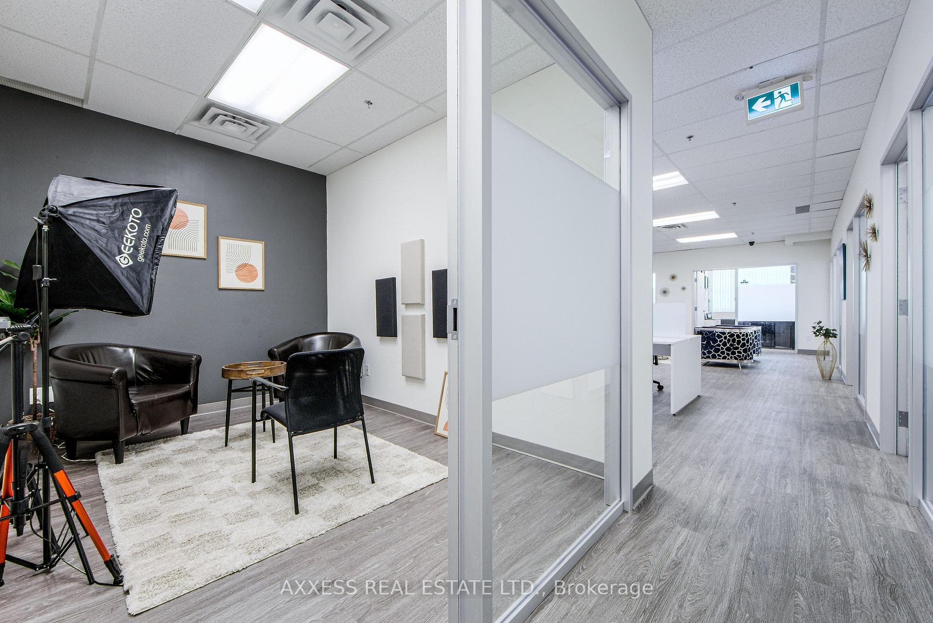 30 Eglinton Avenue Unit 400 photo 16