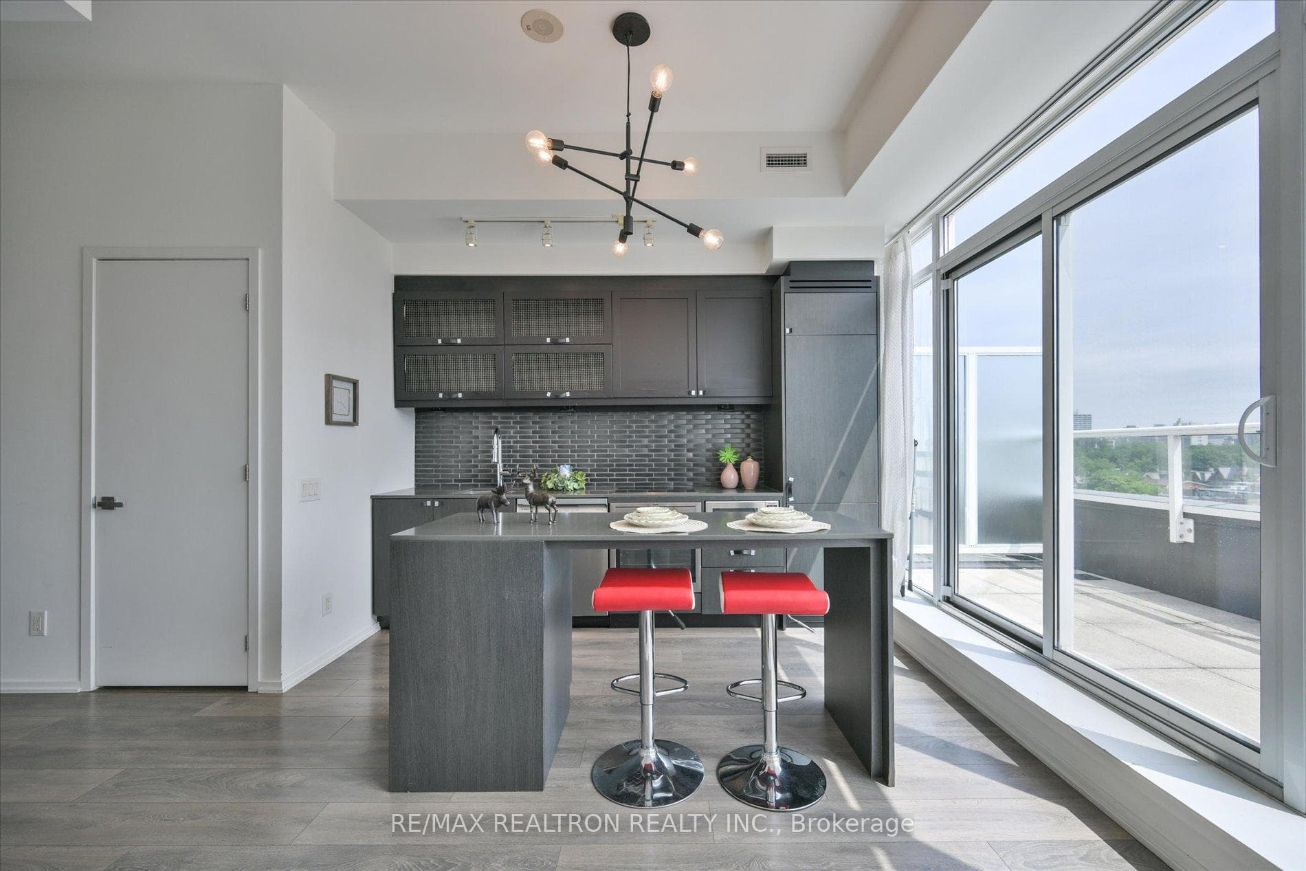 783 Bathurst Street Unit 706 photo 8