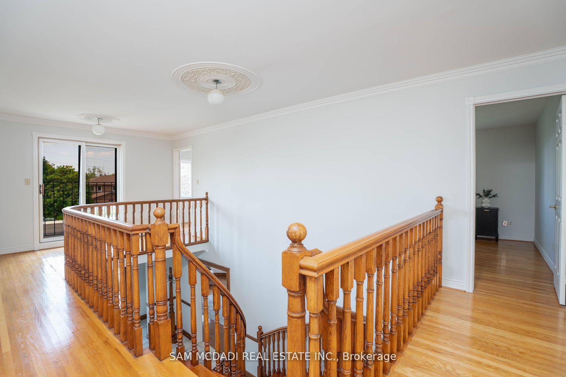 1548A Carolyn Road photo 18