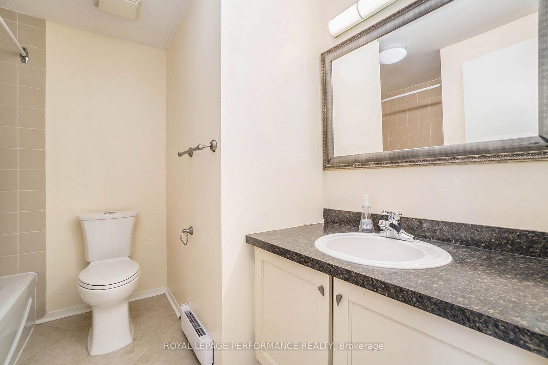 1334 Marigold Crescent photo 13