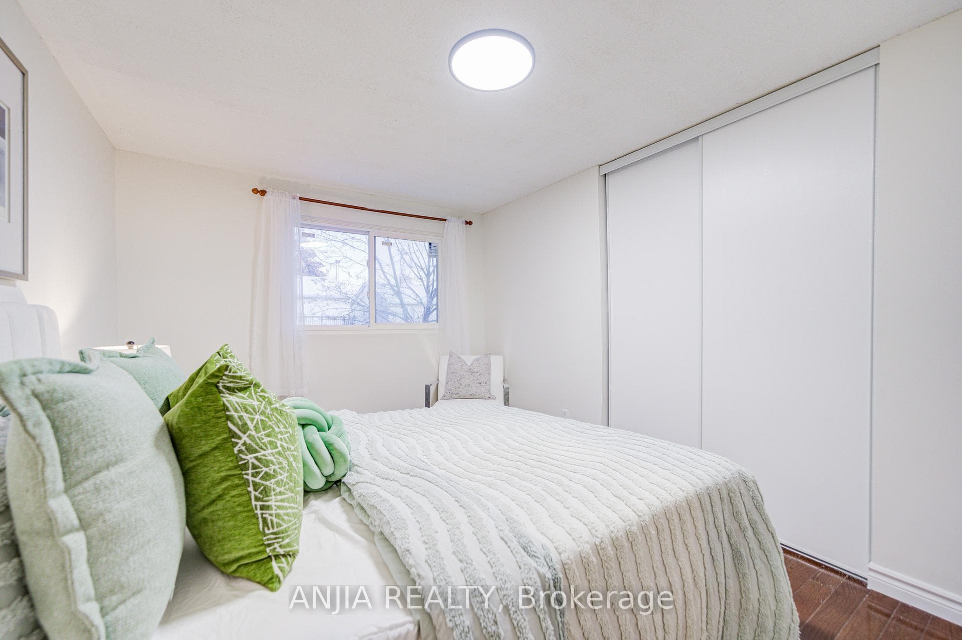 8 Barnwell Drive photo 33