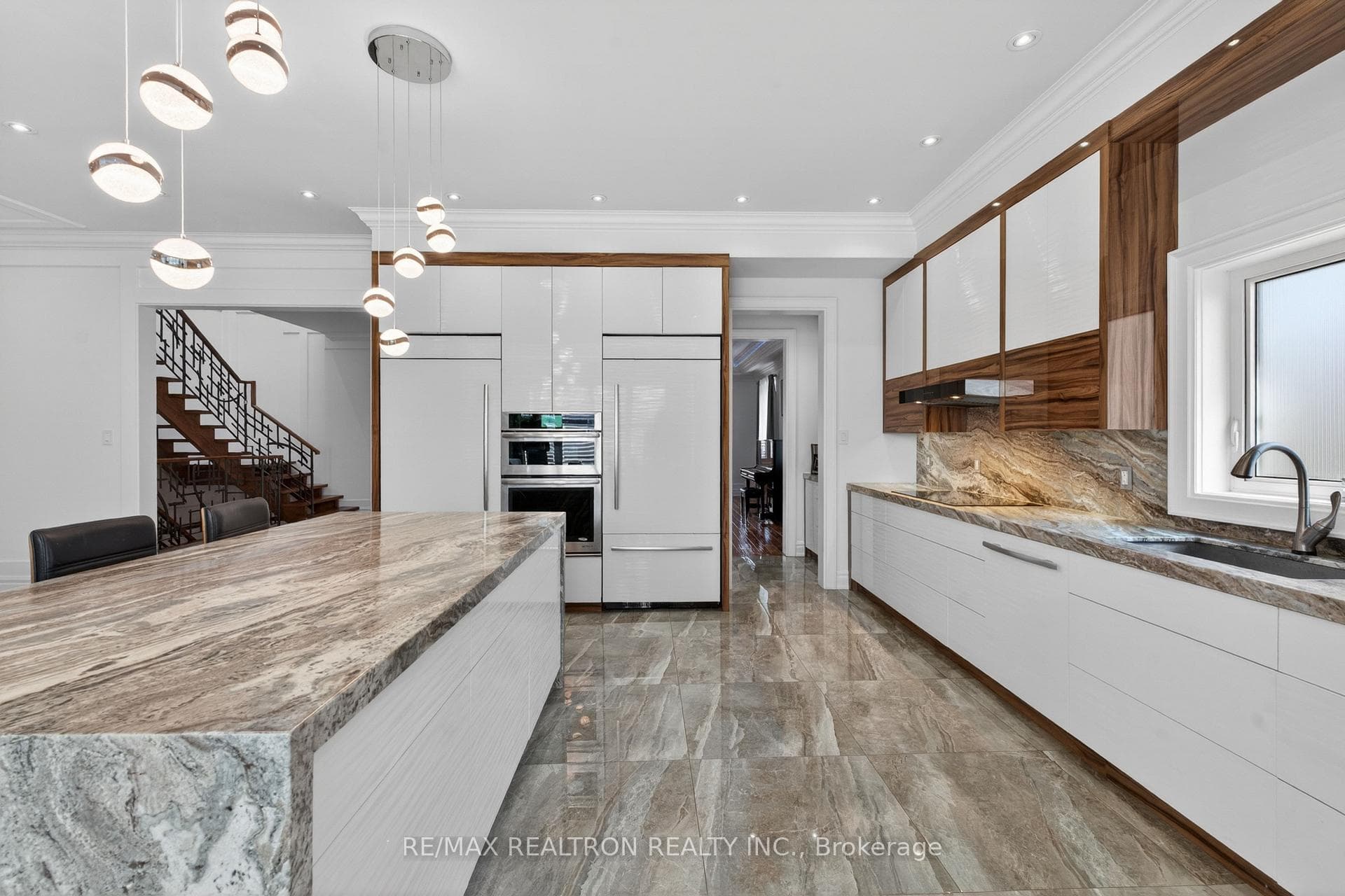 374 Elmwood Avenue photo 20