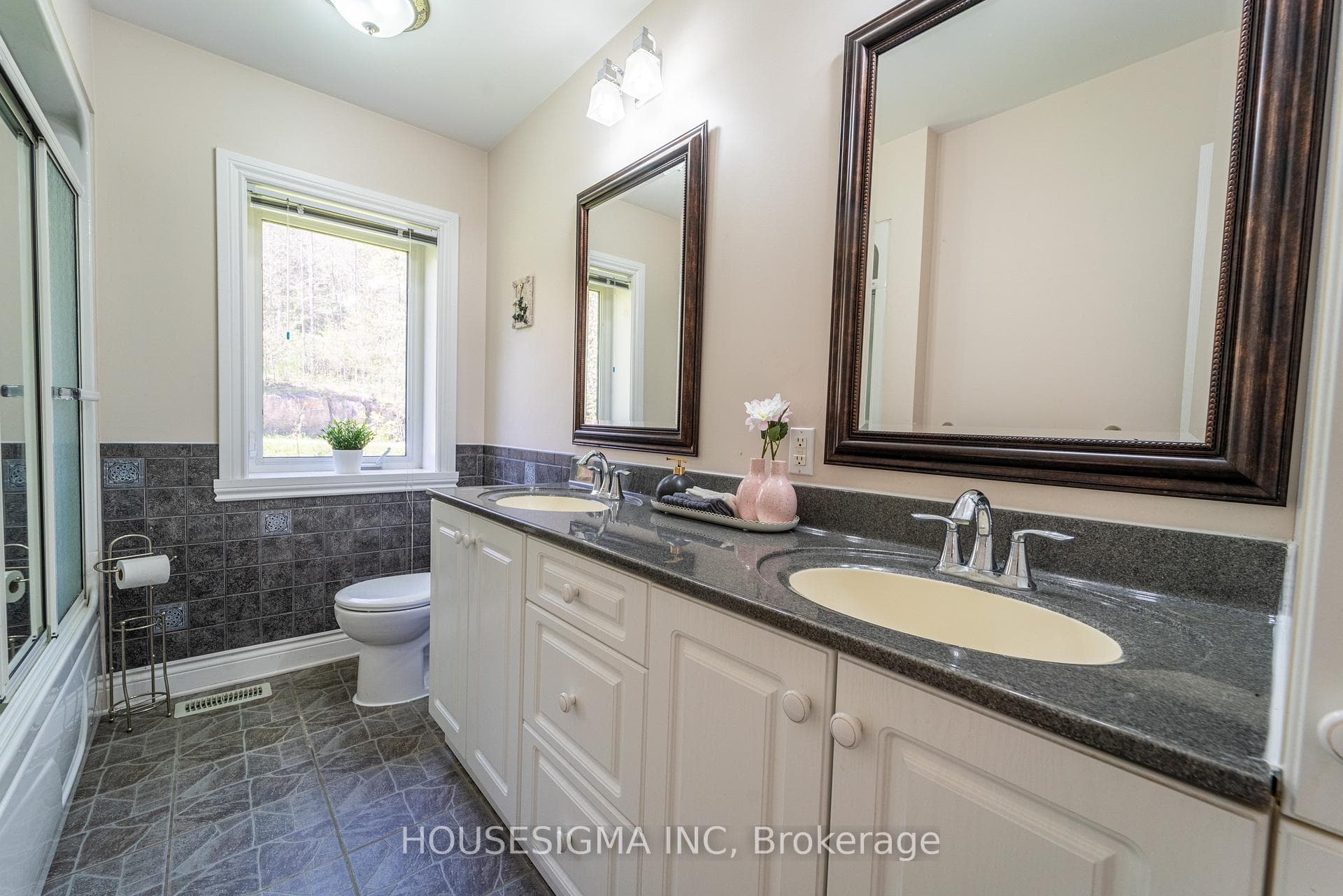 139 Old River Road photo 22