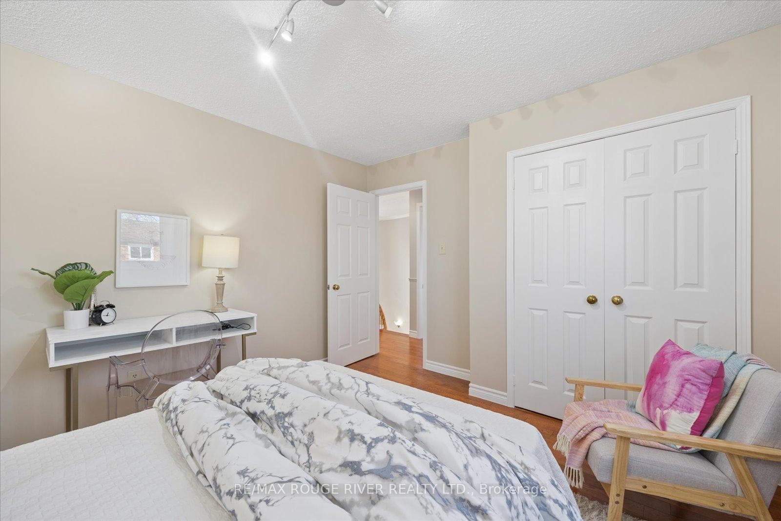 598 Maitland Drive photo 25