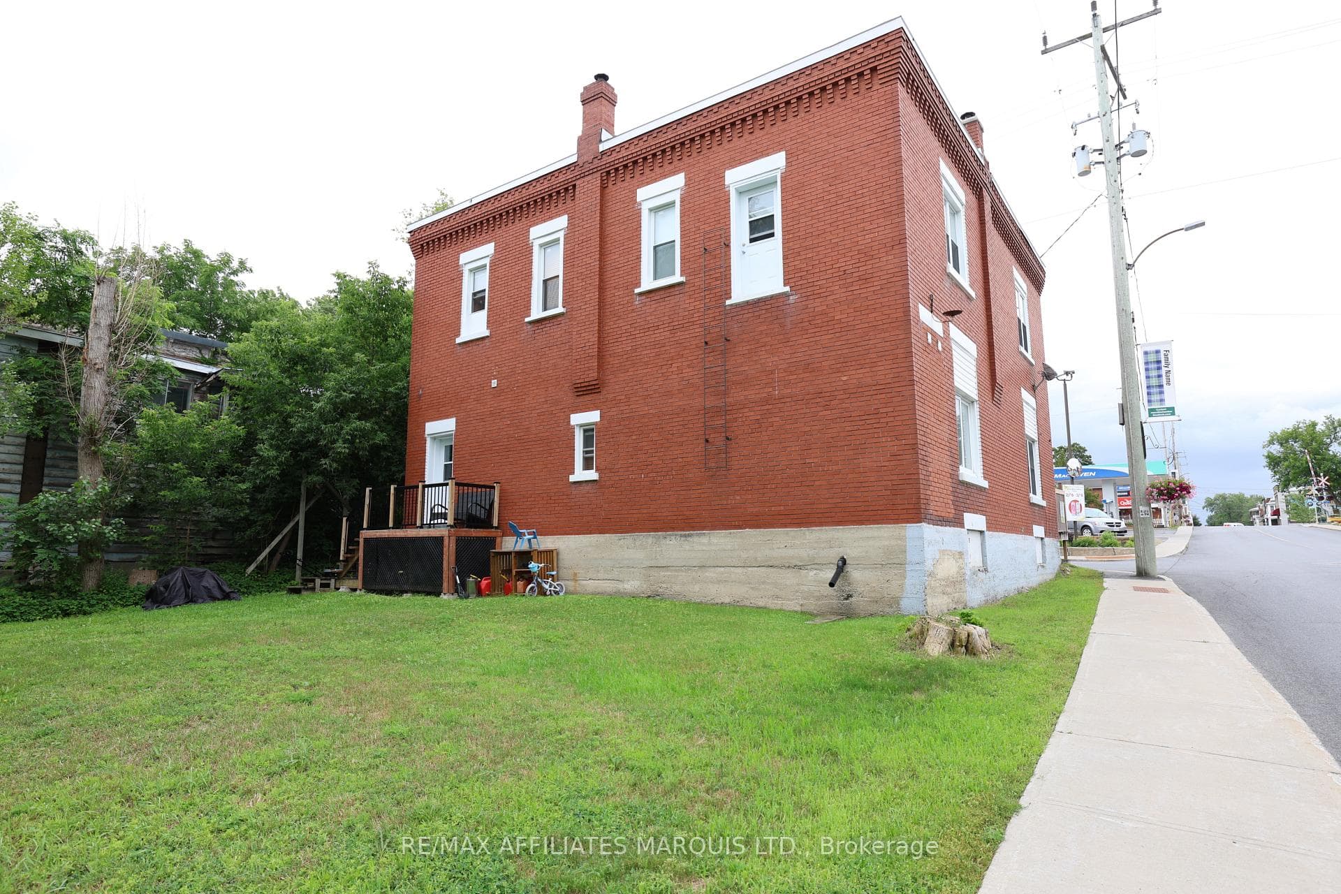 1 Mechanic Street photo 3