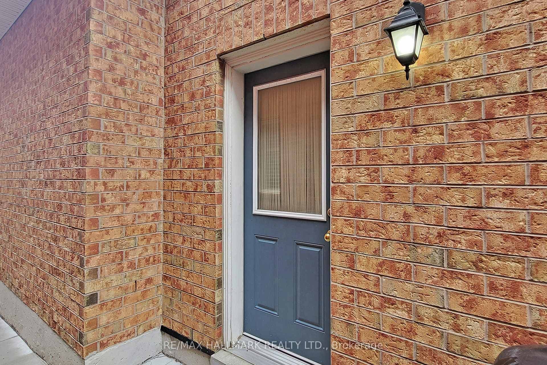13 Towers Street Unit Bsmt photo 3