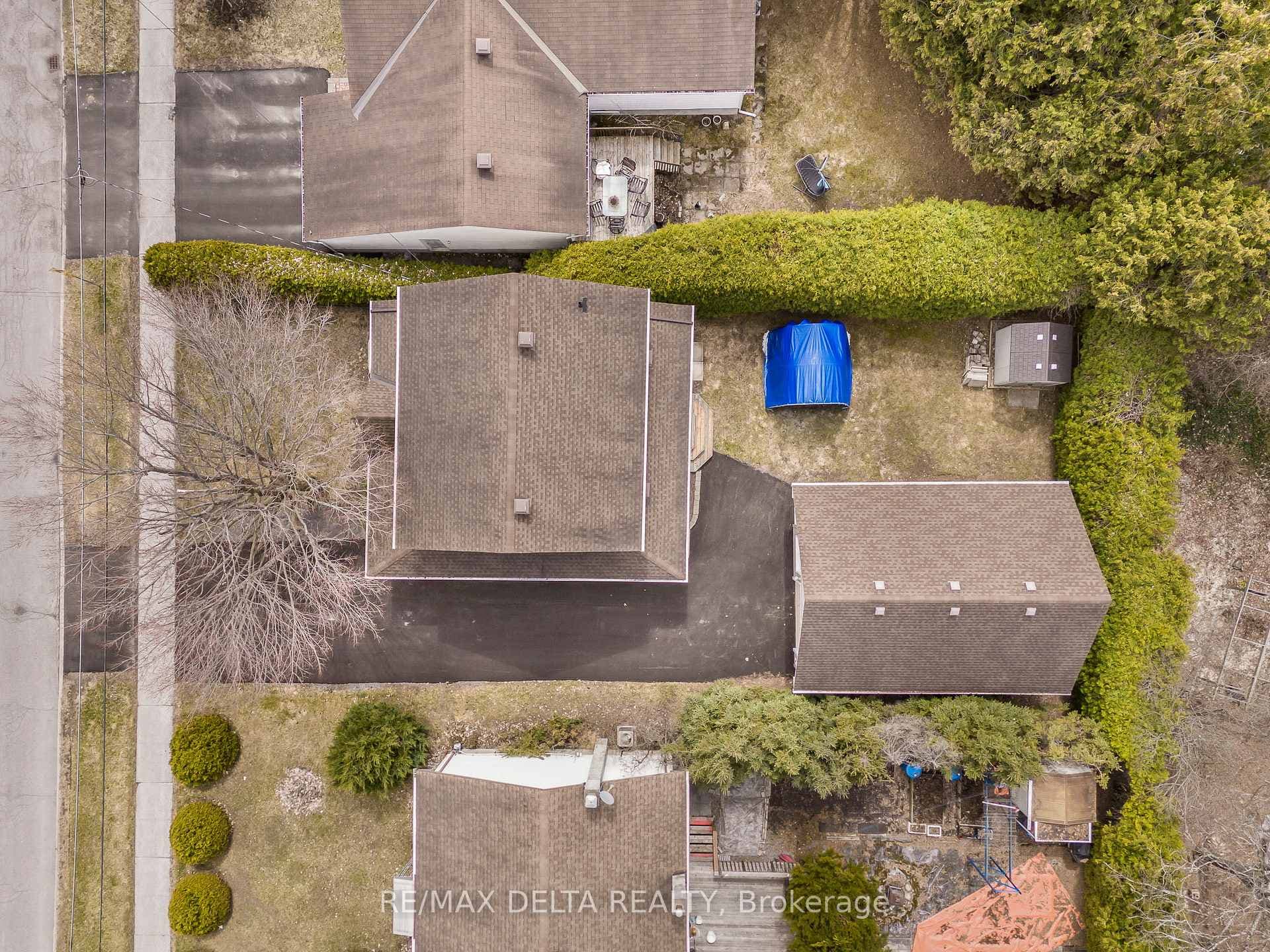 2567 Cleroux Crescent photo 32