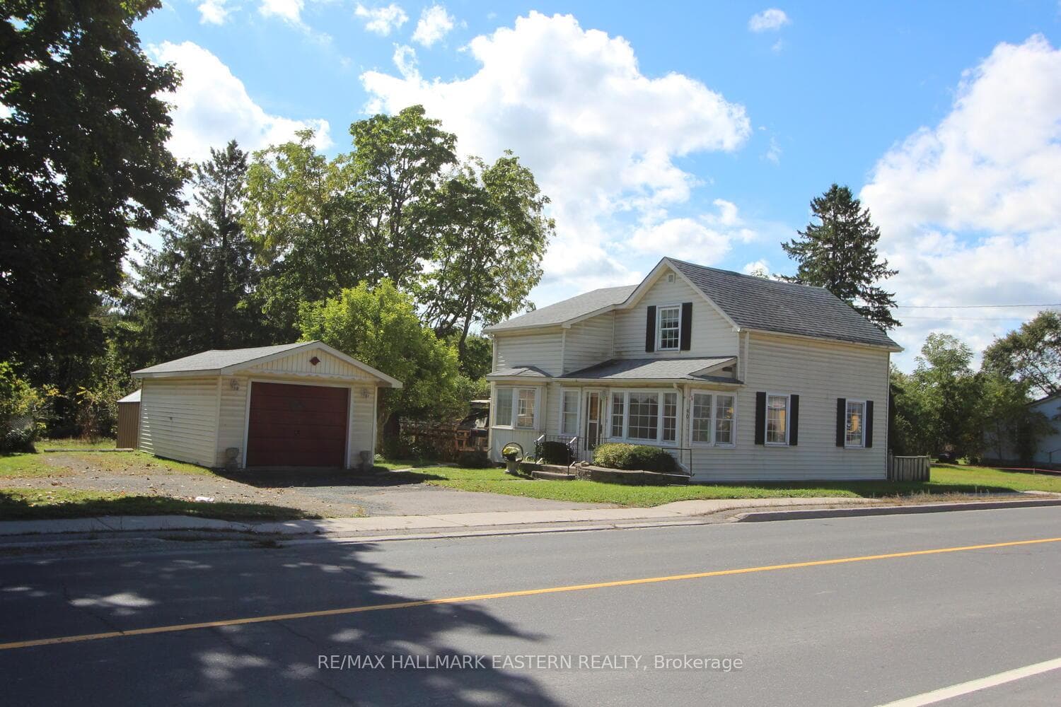90 Ottawa Street photo 1
