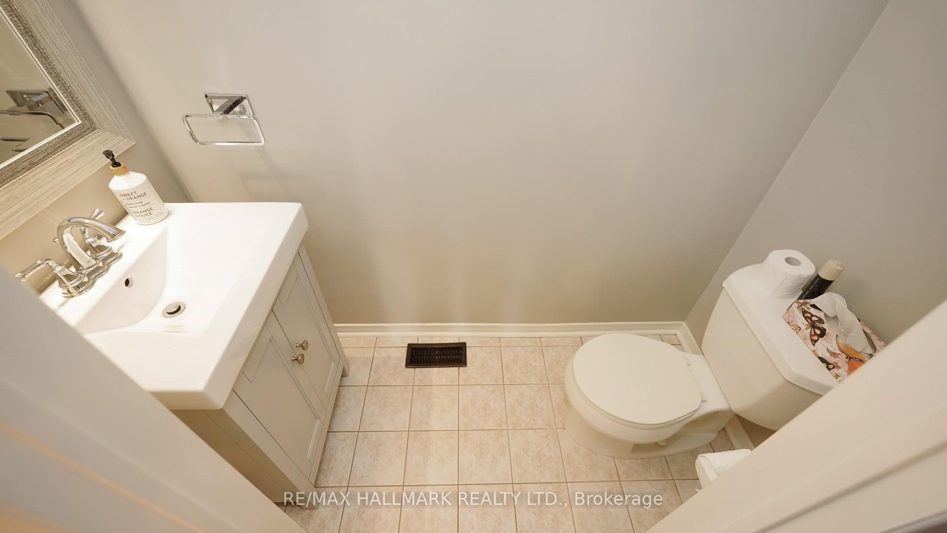 1035 Beatrice Street photo 20