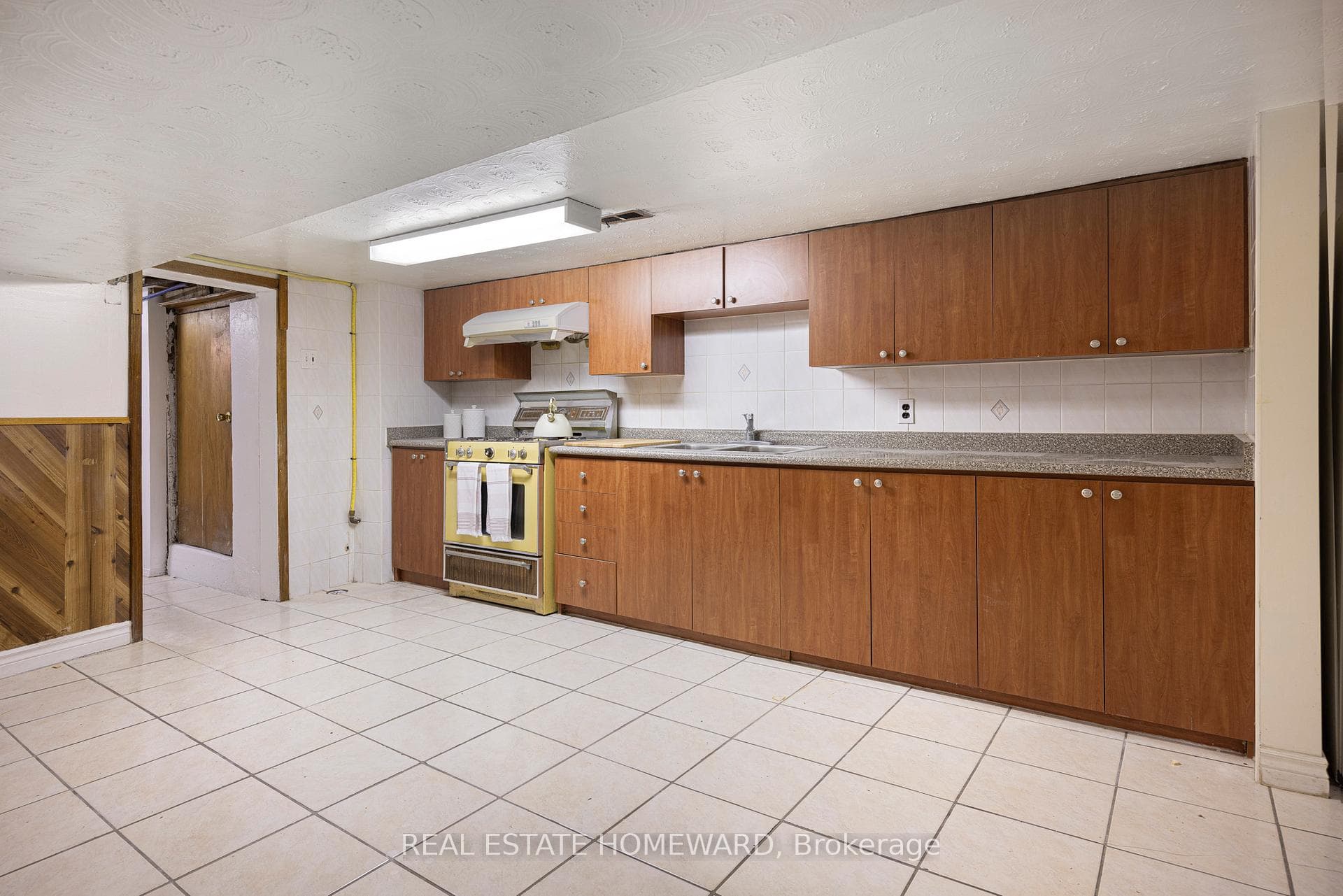 244 Niagara Street photo 34