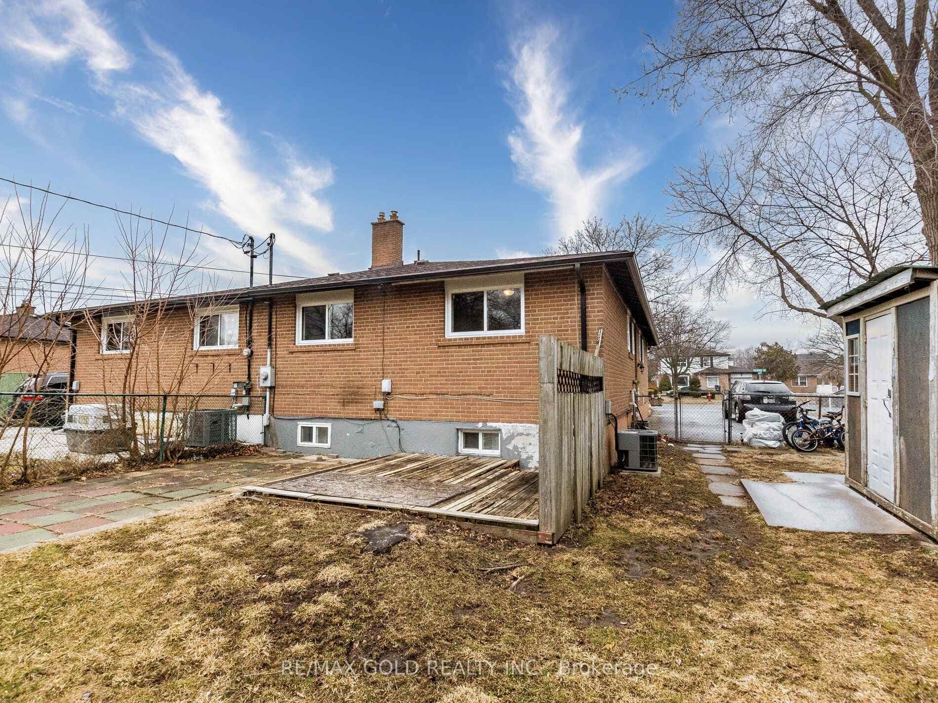 333 Balmoral Drive photo 38